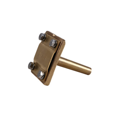Four-pole grounding sockets
